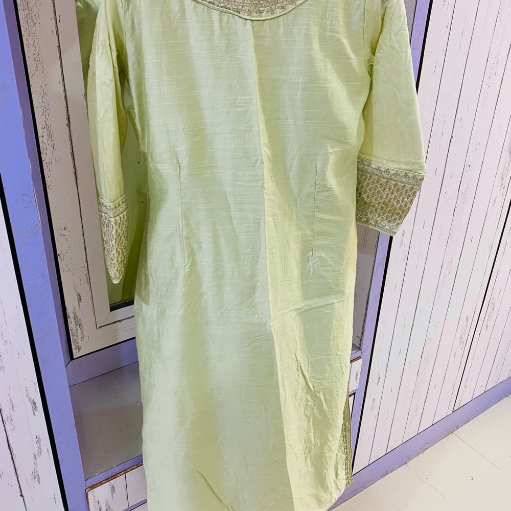 Silk stitched 3 piece suit with lining in pastel green with rose gold embroidery - Picture 11 of 11